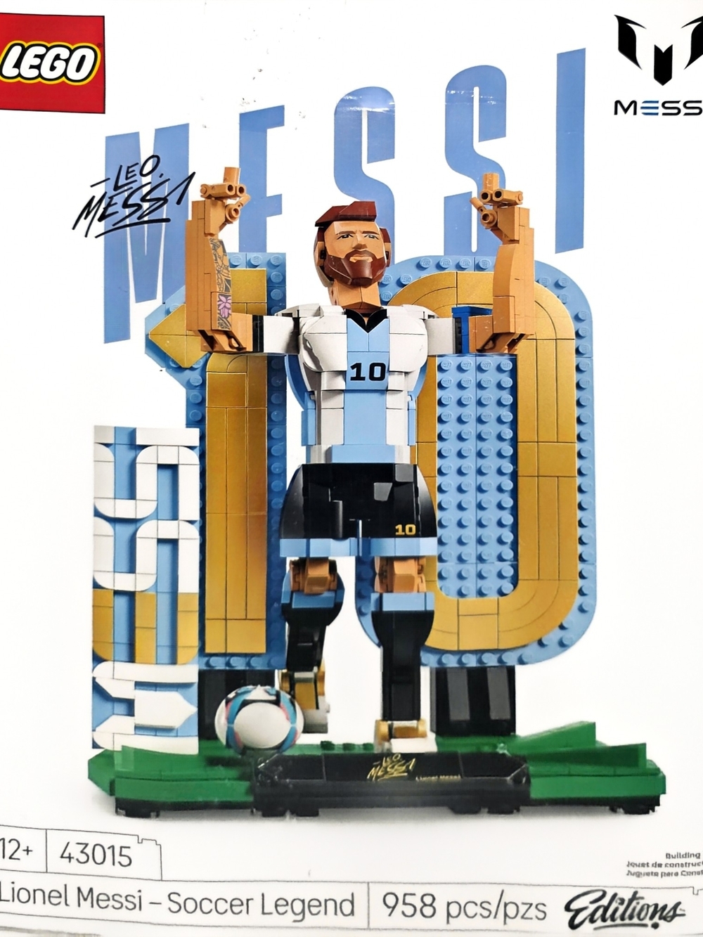 Messi Soccer Legand 958 Piece Lego Set